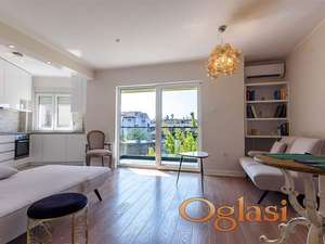 Renoviran stan u centru, Maršala Birjuzova, 44m2